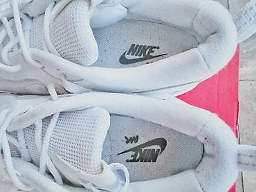 Nike patike, mogu reci nove jer unutar patike jos uvek stoji na lalafo.rs — 4 Nike patike, mogu reci nove jer unutar patike jos uvek stoji — 4