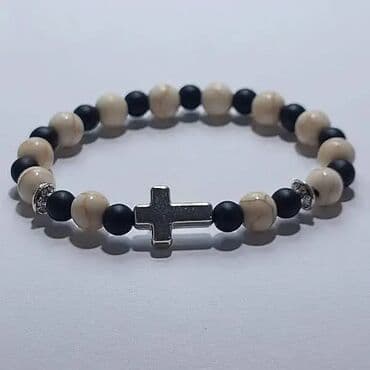 Konac narukvica, Handmade, Materijal: Perlice na lalafo.rs Konac narukvica, Handmade, Materijal: Perlice