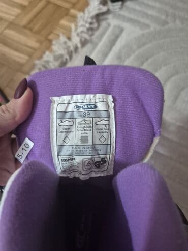 Ice skating equipment: NOVE klizaljke- Hy Skate
Velicina 39 at lalafo.rs — 6 Ice skating equipment: NOVE klizaljke- Hy Skate
Velicina 39 — 6