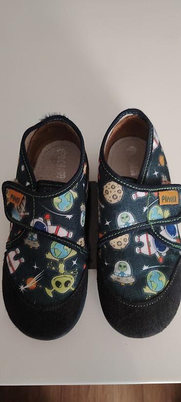 Dečije papuče/cipelice za unutrašnju upotrebu – brend PINKI. - Model na lalafo.rs Dečije papuče/cipelice za unutrašnju upotrebu – brend PINKI. - Model
