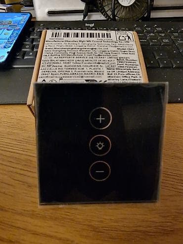 Wifi, touch screen (osetljiv na dodir) dimer za svetlo. Radi preko na lalafo.rs — 1 Wifi, touch screen (osetljiv na dodir) dimer za svetlo. Radi preko — 1
