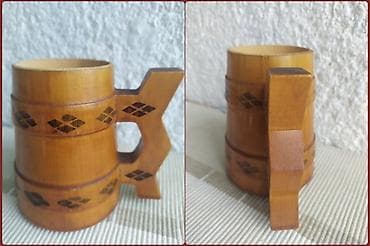 Drvena Lakirana Krigla Sa Šarama 80s - Visina 11 cm ♦ Odlično Očuvana na lalafo.rs Drvena Lakirana Krigla Sa Šarama 80s - Visina 11 cm ♦ Odlično Očuvana