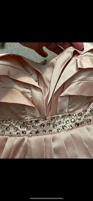 Svečana haljina bez bretela u nežno opuder‑roze boji. Detalji: - na lalafo.rs — 1 Svečana haljina bez bretela u nežno opuder‑roze boji. Detalji: - — 1