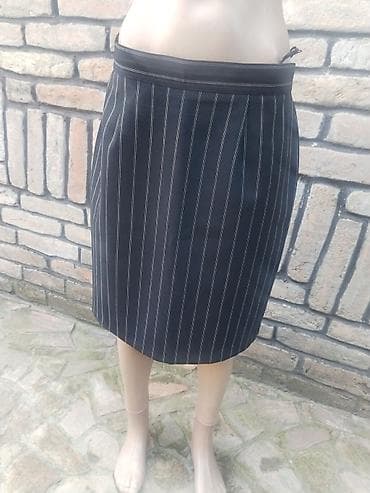 Suknja sa prugama, veličina L - Model: klasična pencil/pravolinijska na lalafo.rs Suknja sa prugama, veličina L - Model: klasična pencil/pravolinijska