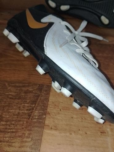 Nike kopačke za prirodnu travu br 36 - Model: Nike (klasična linija sa at lalafo.rs — 9 Nike kopačke za prirodnu travu br 36 - Model: Nike (klasična linija sa — 9