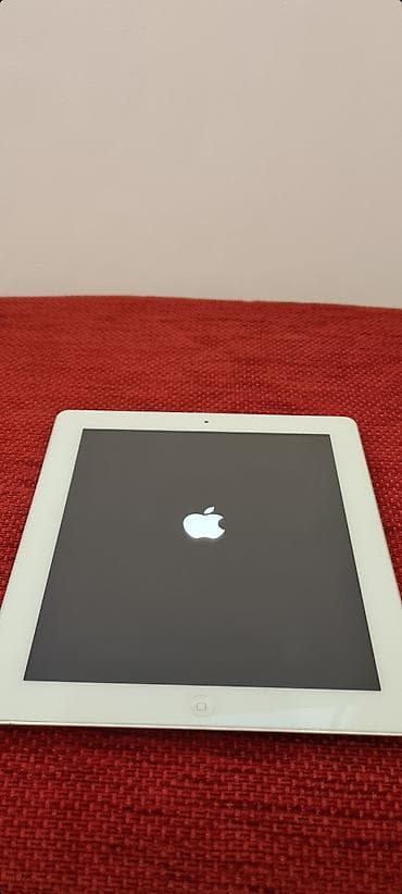 ★ Na prodaju sivo beli Apple iPad 2 Model : A1396 Memorija: 32GB na lalafo.rs — 3 ★ Na prodaju sivo beli Apple iPad 2 Model : A1396 Memorija: 32GB — 3