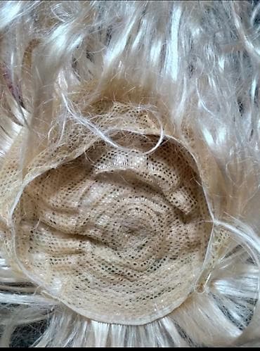 Prodajem periku za razne svečanosti,da mašnicamamože i za novu na lalafo.rs Prodajem periku za razne svečanosti,da mašnicamamože i za novu