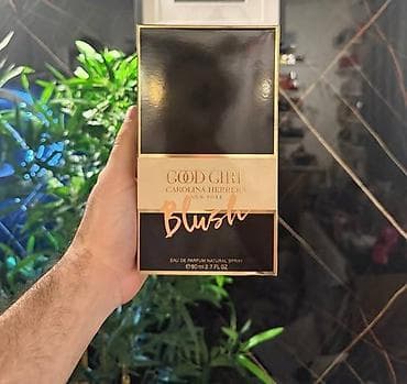 Parfem na slici je Carolina Herrera Good Girl Blush eau de parfum od na lalafo.rs Parfem na slici je Carolina Herrera Good Girl Blush eau de parfum od