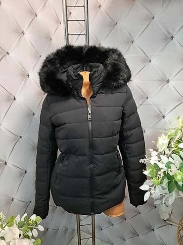 Ženska zimska jakna – crna, punjena, sa kapuljačom i krznom - Topla na lalafo.rs Ženska zimska jakna – crna, punjena, sa kapuljačom i krznom - Topla