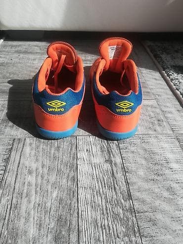 Patike za fudbal su u odličnom stanju na lalafo.rs — 4 Patike za fudbal su u odličnom stanju — 4