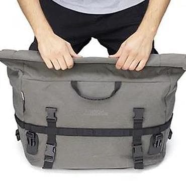 Vodootporna roll-top torba za motor / putnu upotrebu - Siva roll-top na lalafo.rs Vodootporna roll-top torba za motor / putnu upotrebu - Siva roll-top