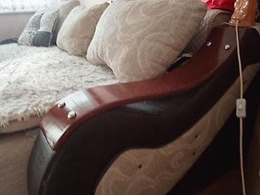Trosed/sofa sa elegantnim talasastim naslonima i bočnim naslonima od na lalafo.rs — 6 Trosed/sofa sa elegantnim talasastim naslonima i bočnim naslonima od — 6