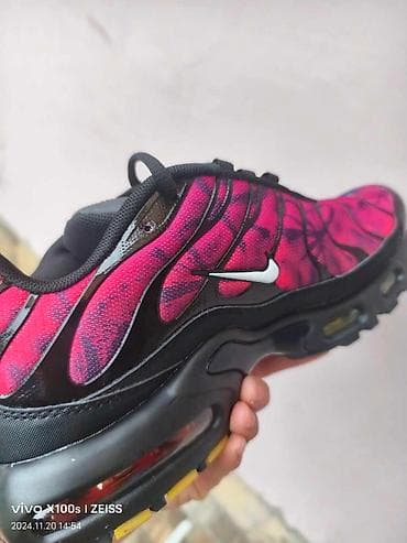 Nike Tn original
Veličine 41-46
Porudžbine u inbox na lalafo.rs — 4 Nike Tn original
Veličine 41-46
Porudžbine u inbox — 4