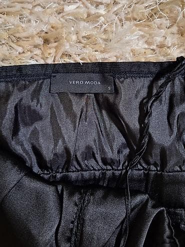 Vero Moda crni top sa šljokicama - Model: top/maijca na bretele sa na lalafo.rs — 4 Vero Moda crni top sa šljokicama - Model: top/maijca na bretele sa — 4