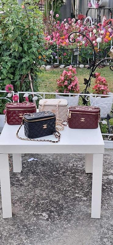 Ženske torbice sa štepanim (kvadratnim) dezenom i metalnim CC logom at lalafo.rs — 2 Ženske torbice sa štepanim (kvadratnim) dezenom i metalnim CC logom — 2