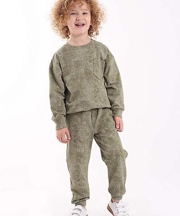 Children's Items: Dečiji komplet trenerke – gornji deo i donji deo u maslinasto zelenoj at lalafo.rs — 1 Children's Items: Dečiji komplet trenerke – gornji deo i donji deo u maslinasto zelenoj — 1