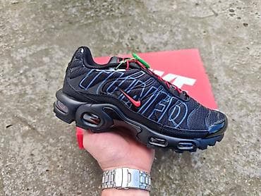 Nike Air Max Plus (Tn) patike – crna/bordo kombinacija - Silueta Air na lalafo.rs — 1 Nike Air Max Plus (Tn) patike – crna/bordo kombinacija - Silueta Air — 1