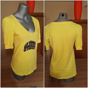 Žuta majica kratkih rukava marke Decibel, sa V-izrezom i grafičkim na lalafo.rs — 2 Žuta majica kratkih rukava marke Decibel, sa V-izrezom i grafičkim — 2