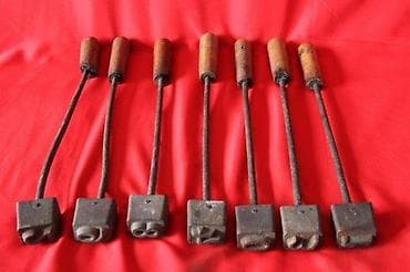 Tools & Equipment: STARA OPREMA ZA ŽIGOSANJE | Stara oprema za žigosanje. Cena se at lalafo.rs — 1 Tools & Equipment: STARA OPREMA ZA ŽIGOSANJE | Stara oprema za žigosanje. Cena se — 1