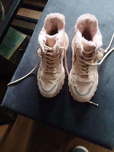 Claudia Donatelli, 37, bоја - Bež na lalafo.rs Claudia Donatelli, 37, bоја - Bež