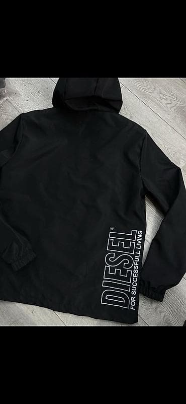 Muške lagane jakne sa kapuljačom – crne, sa brendiranim logotipima na na lalafo.rs — 6 Muške lagane jakne sa kapuljačom – crne, sa brendiranim logotipima na — 6