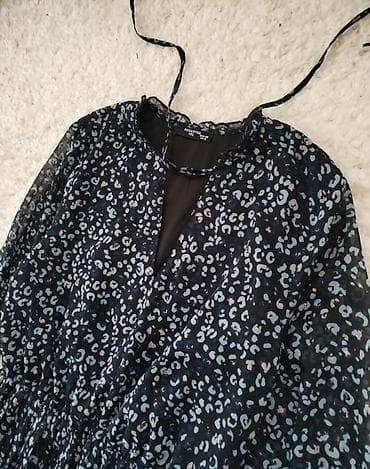 RESERVED plisirana boho haljina otmena sa plavim cveticima, od struka na lalafo.rs — 4 RESERVED plisirana boho haljina otmena sa plavim cveticima, od struka — 4