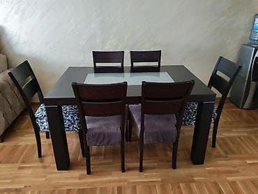 6 stolica tamno braon boje. Stolice imaju navlake, koje mogu da se na lalafo.rs 6 stolica tamno braon boje. Stolice imaju navlake, koje mogu da se