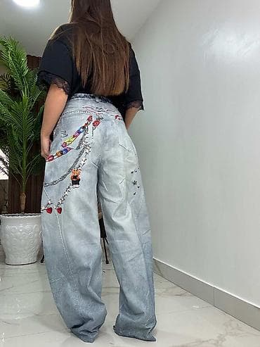 Women's Clothing: Pantalone
Cena 3500
Vel. s m l xl
V29 at lalafo.rs — 3 Women's Clothing: Pantalone
Cena 3500
Vel. s m l xl
V29 — 3