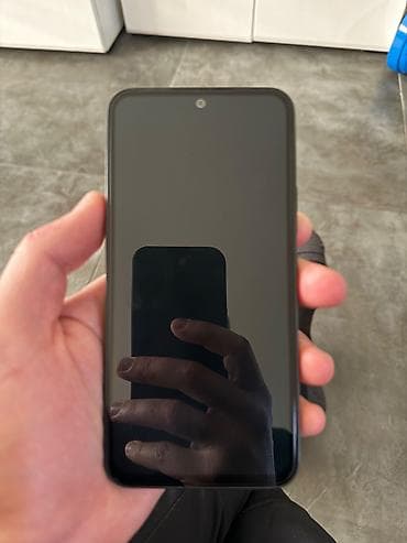 Samsung A54 128gb 10/10 stanje, na ekranu ima zastitno staklo i sve je na lalafo.rs Samsung A54 128gb 10/10 stanje, na ekranu ima zastitno staklo i sve je