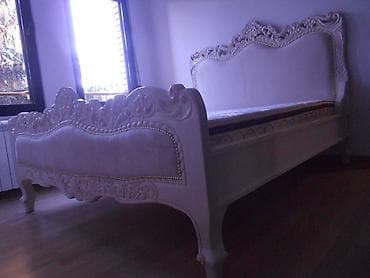 Chairs: Stilski nov bračni krevet u duborezu. Nov luksuzan stilski nameštaj at lalafo.rs — 2 Chairs: Stilski nov bračni krevet u duborezu. Nov luksuzan stilski nameštaj — 2