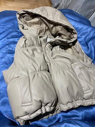 prsluk jaknica mango u: House Brand prsluk sa kapuljačom – Outerwear Collection - Veličina: S at lalafo.rs — 3 prsluk jaknica mango u: House Brand prsluk sa kapuljačom – Outerwear Collection - Veličina: S — 3