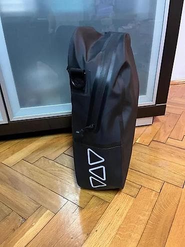 Vodootporan ranac CRIVIT – urbani/putni model - Moderan crni ranac od na lalafo.rs Vodootporan ranac CRIVIT – urbani/putni model - Moderan crni ranac od