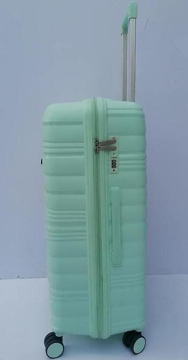 dve suknje po: Tvrdi kofer na točkiće – mint zelena boja - Materijal: izdržljiva at lalafo.rs — 2 dve suknje po: Tvrdi kofer na točkiće – mint zelena boja - Materijal: izdržljiva — 2