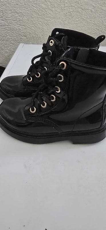 H&M decije cizmice! Lakovane, skroz malo nošene, ocuvane na lalafo.rs — 3 H&M decije cizmice! Lakovane, skroz malo nošene, ocuvane — 3