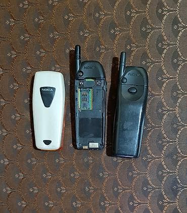 Kolekcija starih Nokia mobilnih telefona – 3 komada - Modeli: jedan na lalafo.rs — 2 Kolekcija starih Nokia mobilnih telefona – 3 komada - Modeli: jedan — 2