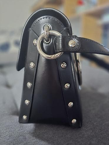 Monina kozna torba, koriscena par puta, nema tragove nosenja u at lalafo.rs — 4 Monina kozna torba, koriscena par puta, nema tragove nosenja u — 4