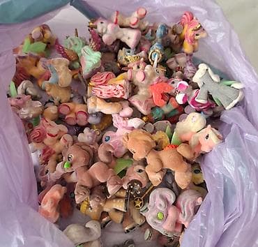 Obiman set igračaka inspirisan serijalom My Little Pony. Uključuje na lalafo.rs — 8 Obiman set igračaka inspirisan serijalom My Little Pony. Uključuje — 8