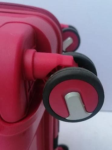 Travel suitcases and bags: Tvrdi kofer na točkićima – crveni - Materijal: čvrsta ABS/plastika sa at lalafo.rs — 2 Travel suitcases and bags: Tvrdi kofer na točkićima – crveni - Materijal: čvrsta ABS/plastika sa — 2