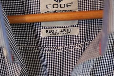 Code Košulja, drugi dizajn: Regular fit, elegantna, pise na etiketi at lalafo.rs — 3 Code Košulja, drugi dizajn: Regular fit, elegantna, pise na etiketi — 3