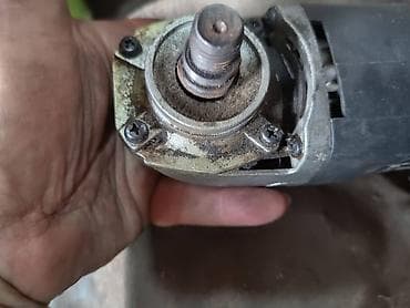 Toltec mala brusilica kada se ukjuci u struju jako varnici kod cetkice na lalafo.rs — 4 Toltec mala brusilica kada se ukjuci u struju jako varnici kod cetkice — 4