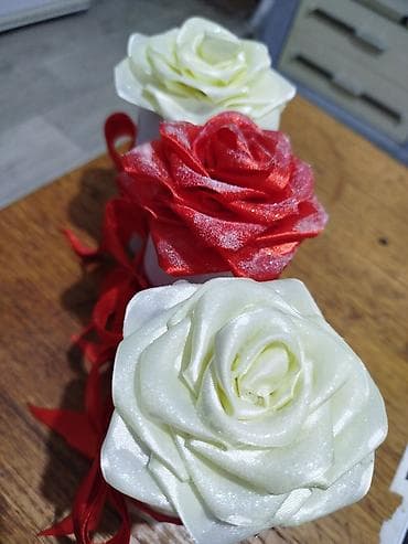 Dekorativne ruže u kutijicama - Ručno pravljene ruže od satenskih na lalafo.rs — 2 Dekorativne ruže u kutijicama - Ručno pravljene ruže od satenskih — 2