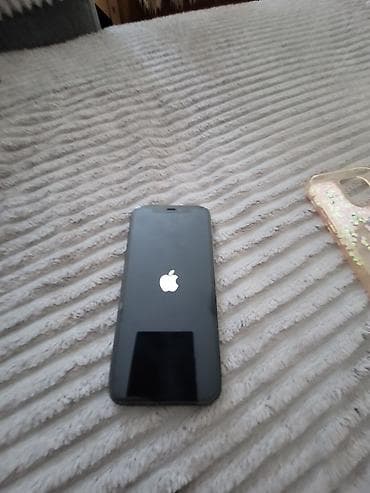 Apple iPhone – model sa ravnim ivicama i trostrukom zadnjom kamerom - at lalafo.rs — 5 Apple iPhone – model sa ravnim ivicama i trostrukom zadnjom kamerom - — 5