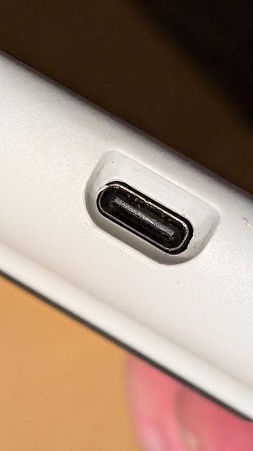 Wacom One – ekran za crtanje sa olovkom (pen display) NAPOMENA: USB-C na lalafo.rs — 5 Wacom One – ekran za crtanje sa olovkom (pen display) NAPOMENA: USB-C — 5