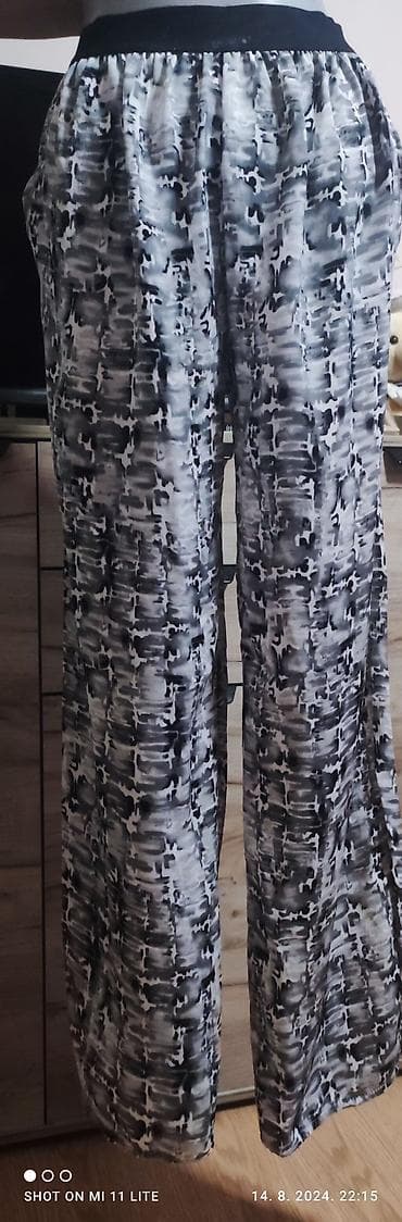 pantalone butiku ali: Pantalone su nove, letnje,veoma prijatan materijal Poluobim struka na lalafo.rs — 1 pantalone butiku ali: Pantalone su nove, letnje,veoma prijatan materijal Poluobim struka — 1