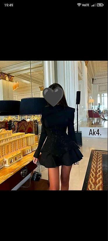 Elegantna crna mini haljina sa dugim rukavima i strukiranim at lalafo.rs — 4 Elegantna crna mini haljina sa dugim rukavima i strukiranim — 4