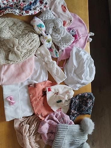 Kapice za bebe devojcice 0-3m rasprodajaPaket od 17 kom kapica i na lalafo.rs Kapice za bebe devojcice 0-3m rasprodajaPaket od 17 kom kapica i
