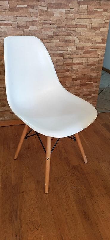 Armchairs: Trpezarijske stolice 4 komada, u odlicnom stanju kao sa slika at lalafo.rs — 3 Armchairs: Trpezarijske stolice 4 komada, u odlicnom stanju kao sa slika — 3