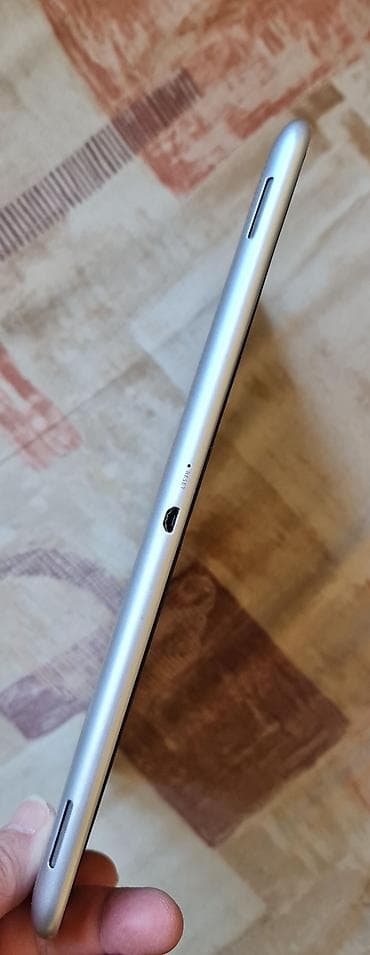 Tablet kao nov sve radi veliki 10 inca.ima.za.sim na lalafo.rs — 4 Tablet kao nov sve radi veliki 10 inca.ima.za.sim — 4