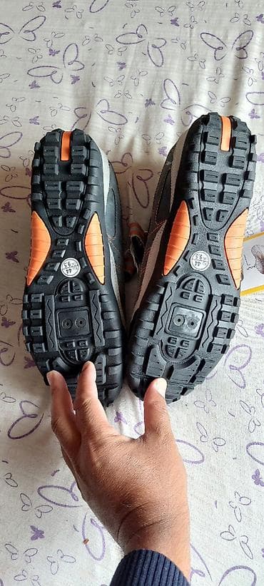 Nove patike za biciklizam kontakt na lalafo.rs Nove patike za biciklizam kontakt