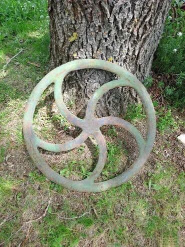 Garden Decor: Stari, veliki, gvozdeni tocak, precnika 64cm at lalafo.rs — 2 Garden Decor: Stari, veliki, gvozdeni tocak, precnika 64cm — 2